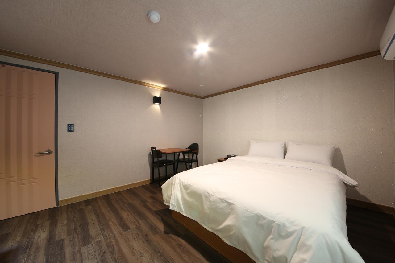 Art Hotel Gumi Zewnętrze zdjęcie