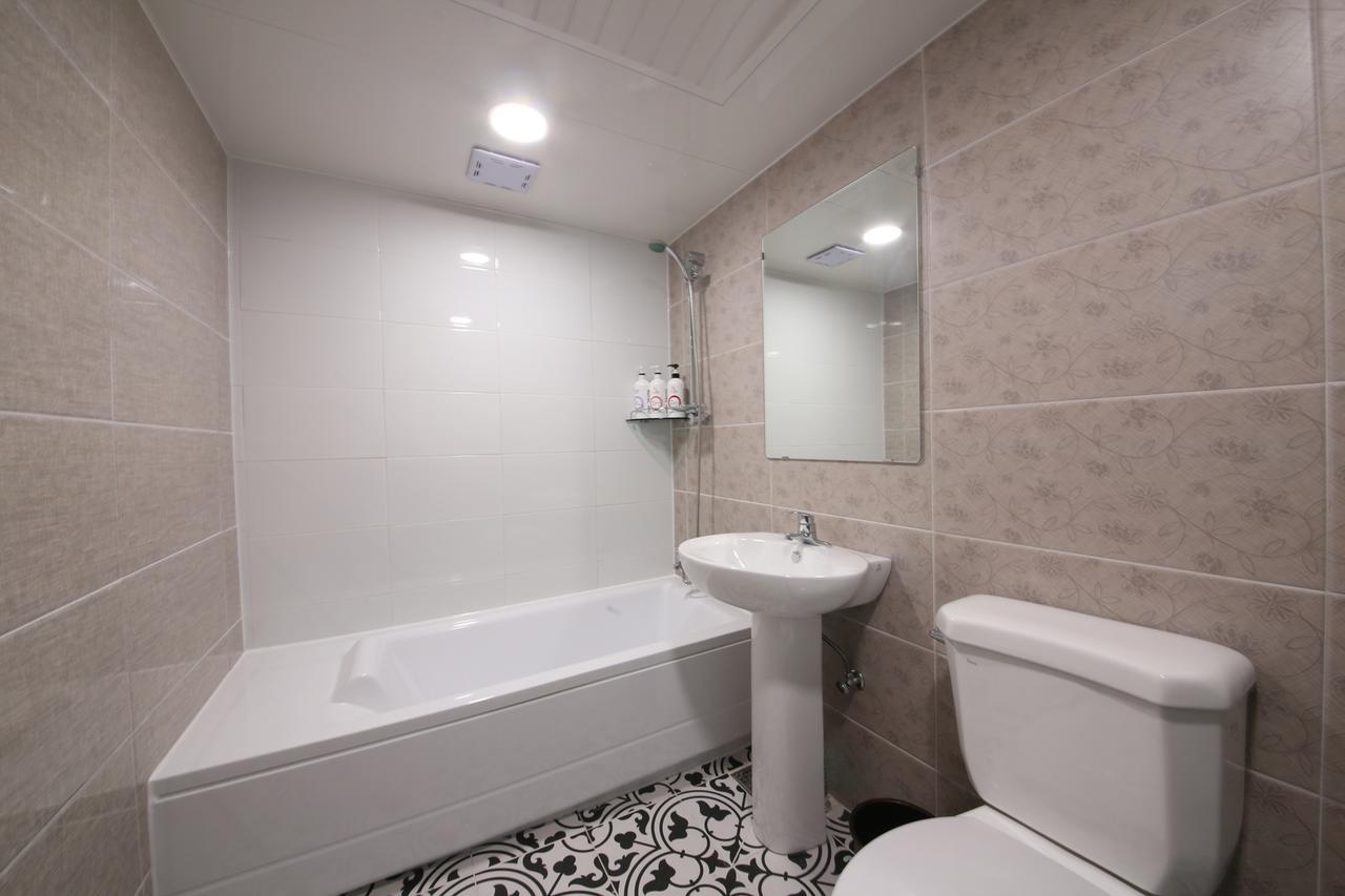 Art Hotel Gumi Zewnętrze zdjęcie